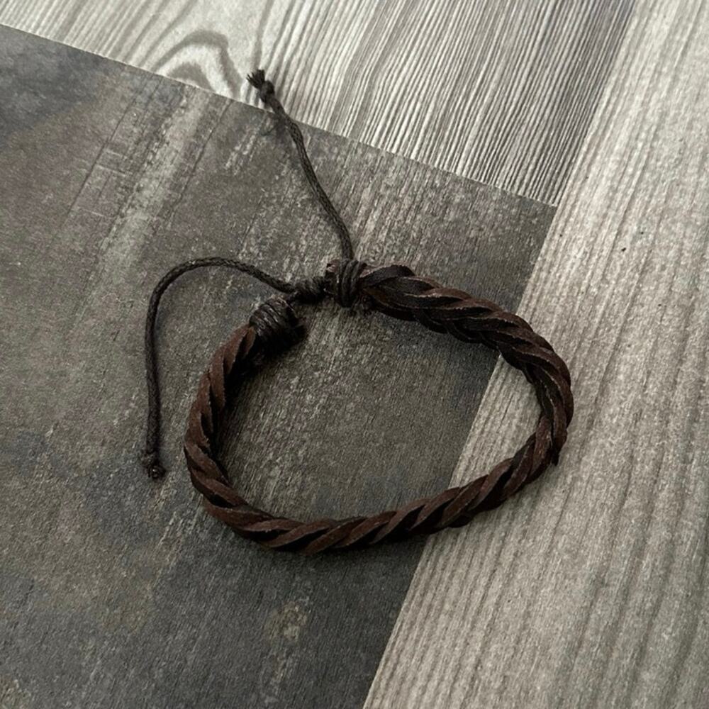 No brand brown faux leather spiral bracelet